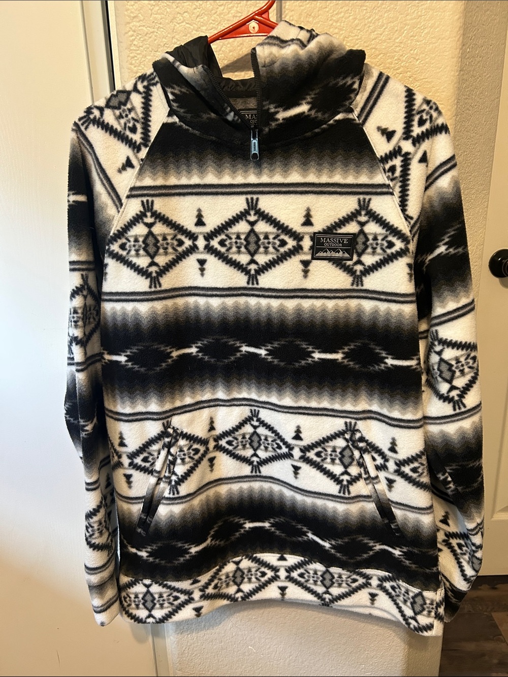 (S) Men’s Massive Outdoor Fleece Pullover Hoodie Tribal Southwest Black & White